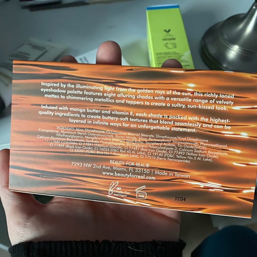 BEAUTY FOR REAL Golden Hour Mango Butter Eyeshadow Palette - Picture 4 of 4